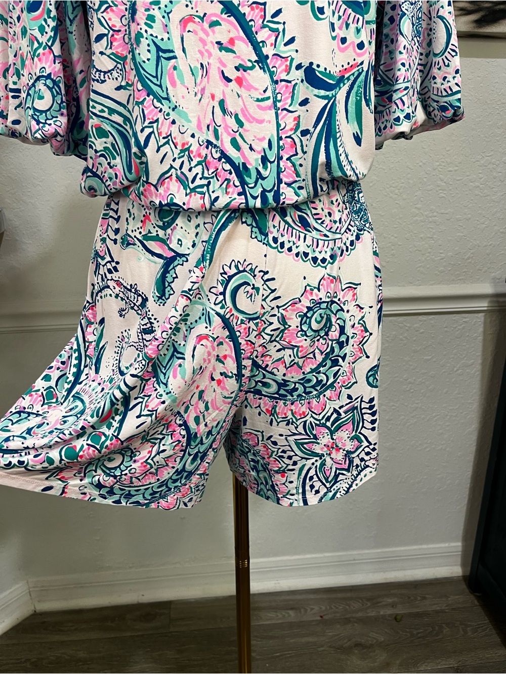 Lilly Pulitzer White Romper with Pink & Teal Paisley 2019 Medium - Picture 5 of 14